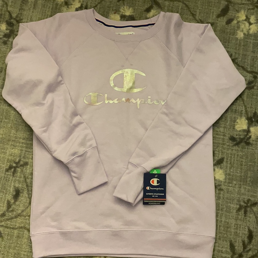 NWT Women’s Lilac Champion Sweatshirt